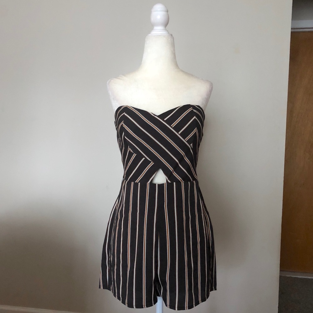 Privy strapless keyhole romper